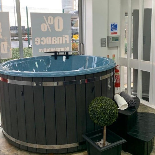 XL 220cm Wood Fired Hot Tub | External Heater | Fibreglass Liner