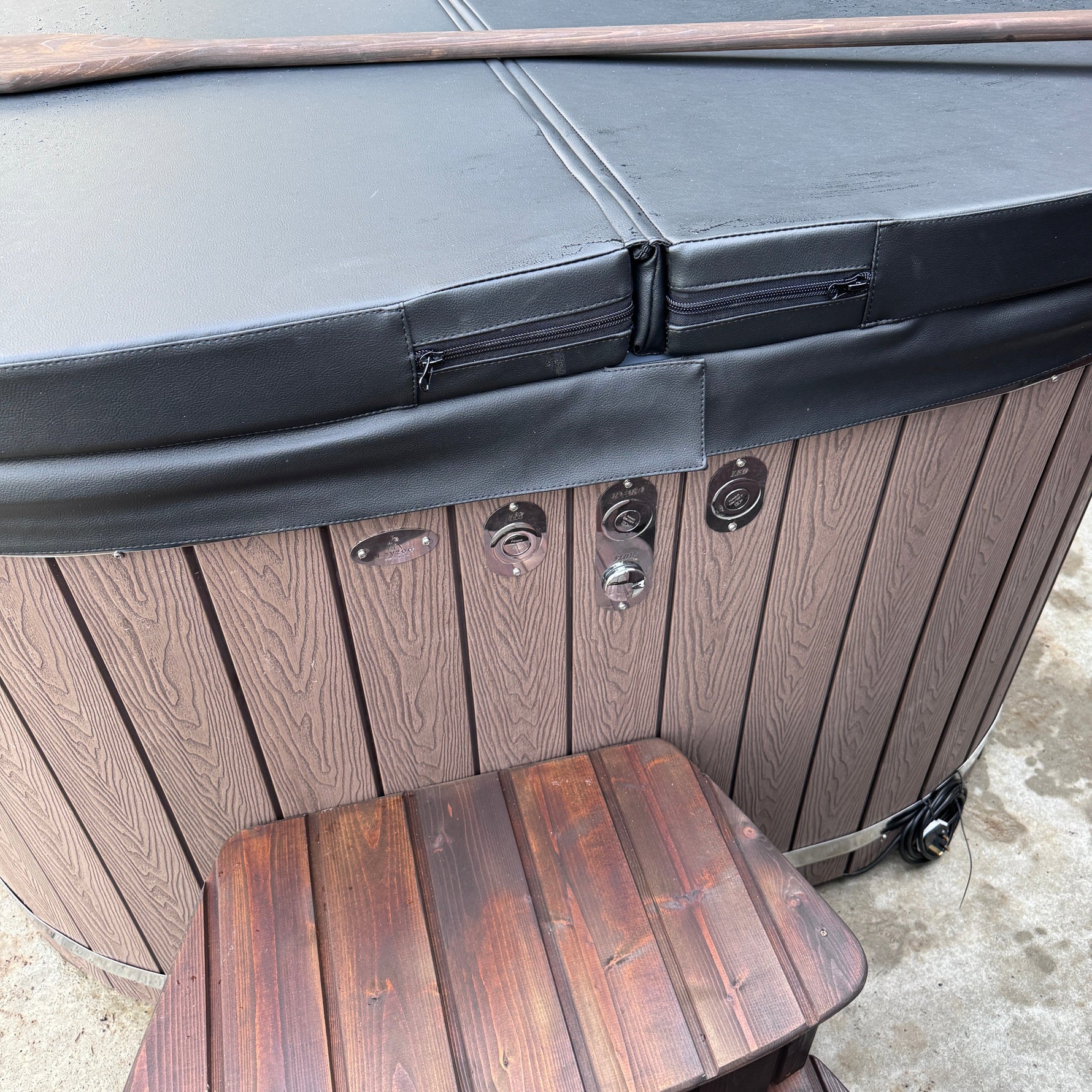 Ofuro wood-fired tub with external heater
