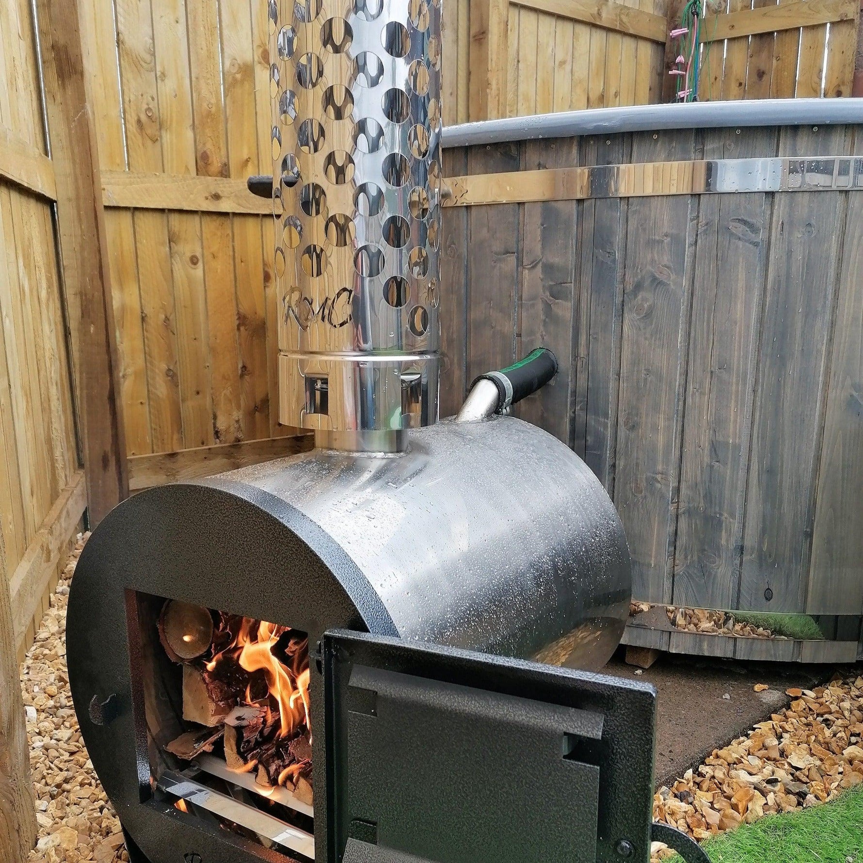 Large 200cm Wood Fired Hot Tub, External Heater, Fibreglass Liner.