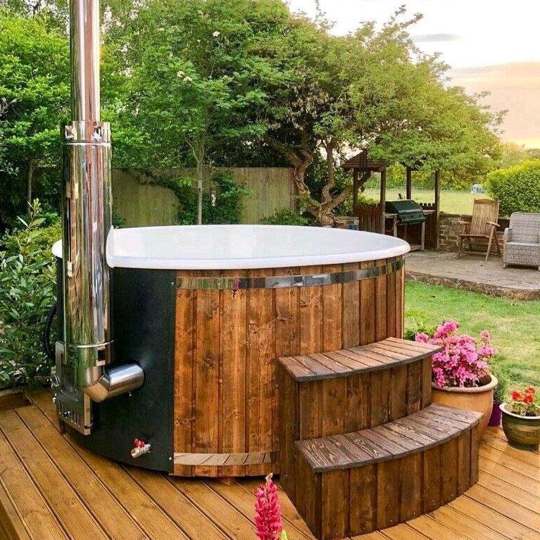 Large 200cm Wood Fired Hot Tub, Integrated Heater, Fibreglass liner.