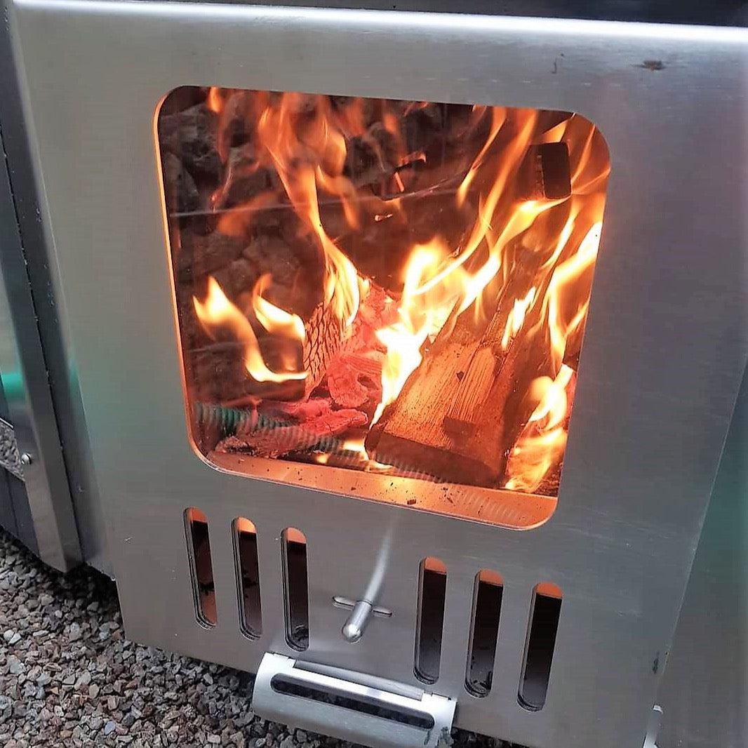 Large 200cm Wood Fired Hot Tub, Integrated Heater, Fibreglass liner.