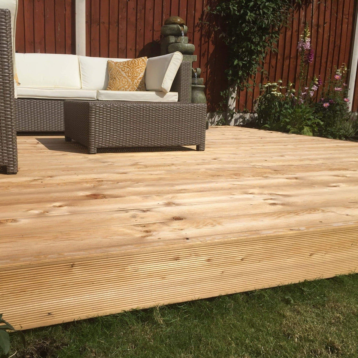 Loize Decking LayzeeDeck, Chunky Timber Decking Kit, various sizes, quality Redwood ...