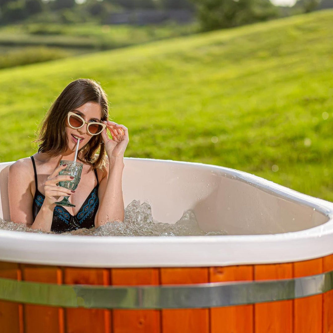 Wood Fired Ofuro Style Hot Tub, Fibreglass/ Liner, for couples.