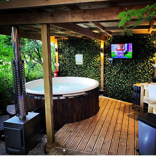 XL 220cm Wood Fired Hot Tub, External Heater, Fibreglass Liner.