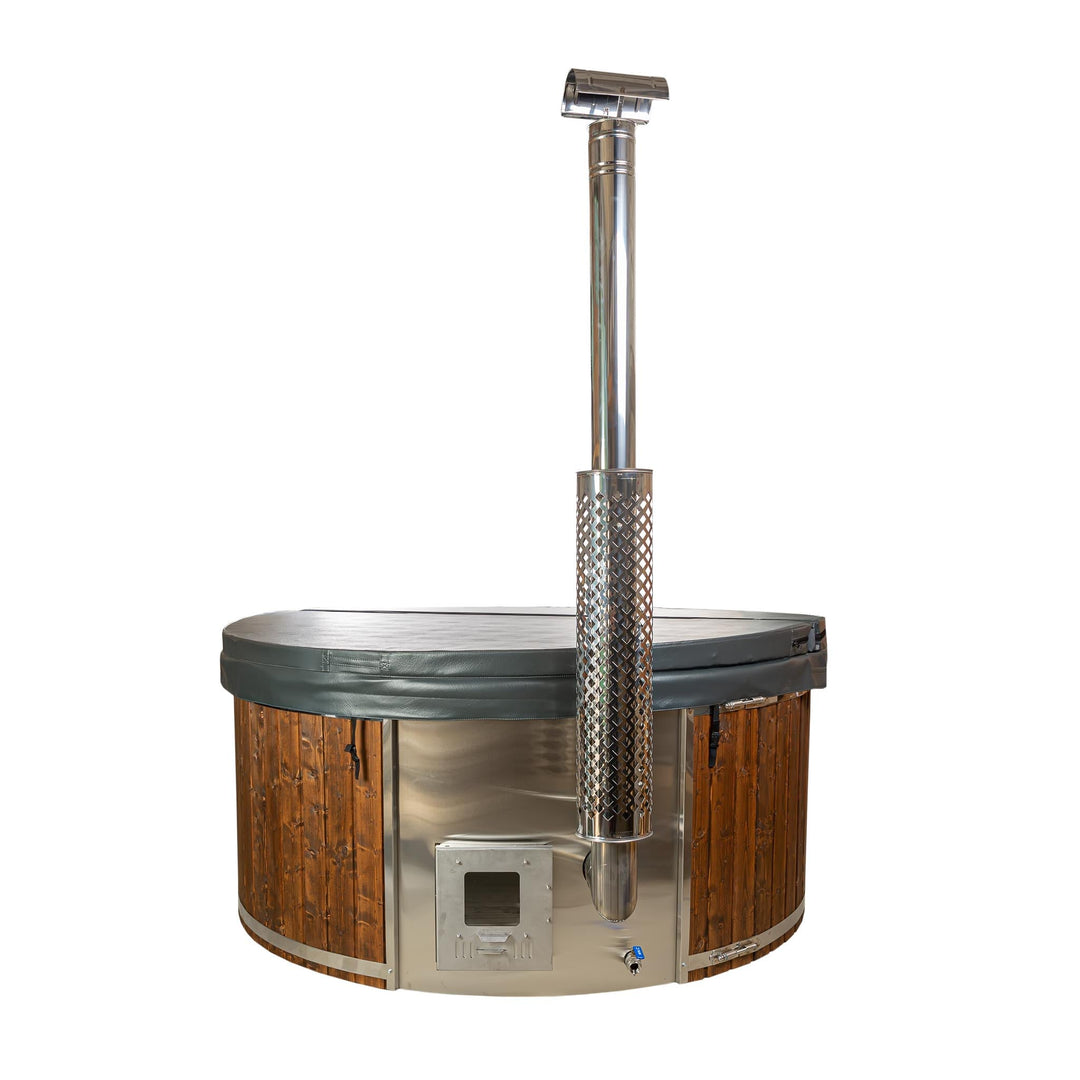 XL Wood Fired Hot Tub, Integrated Heater, Fibreglass Liner.