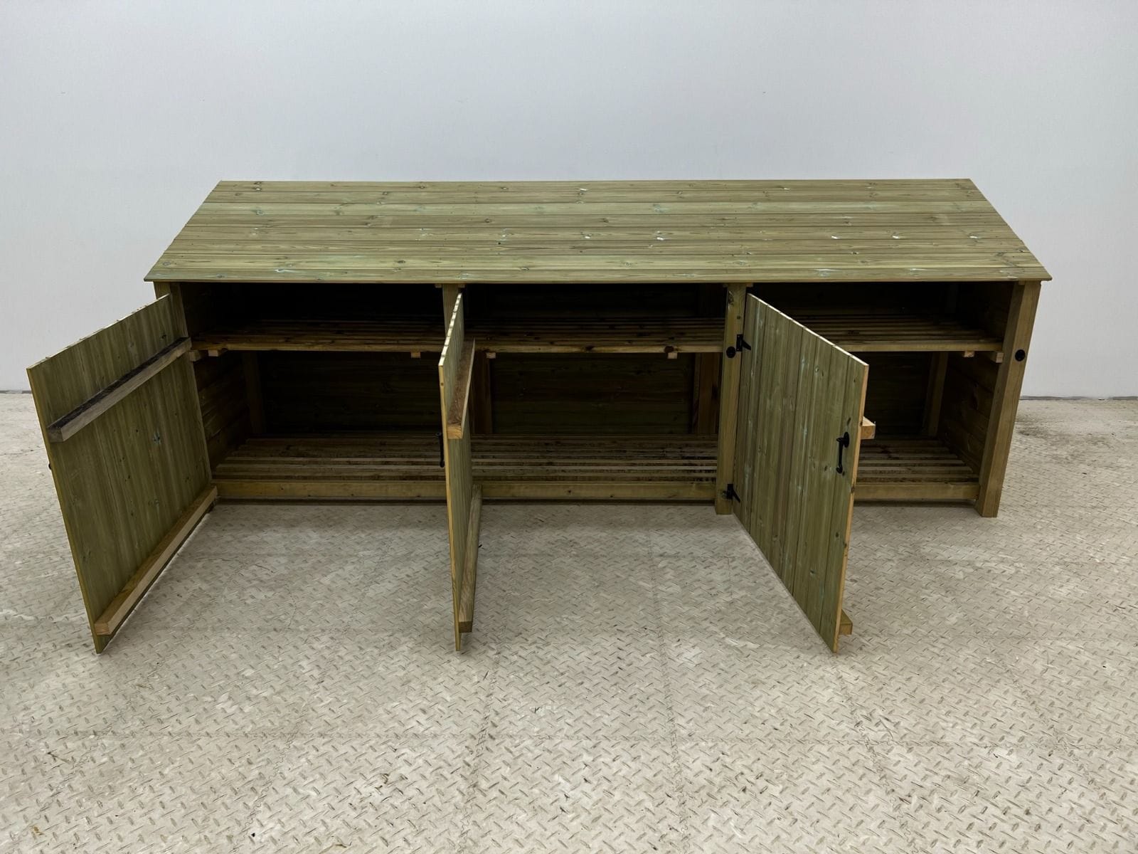 Wooden Premium Tongue/Groove Log Store with Doors and Shelf W-335cm, H-126cm or 180cm, D-88cm.