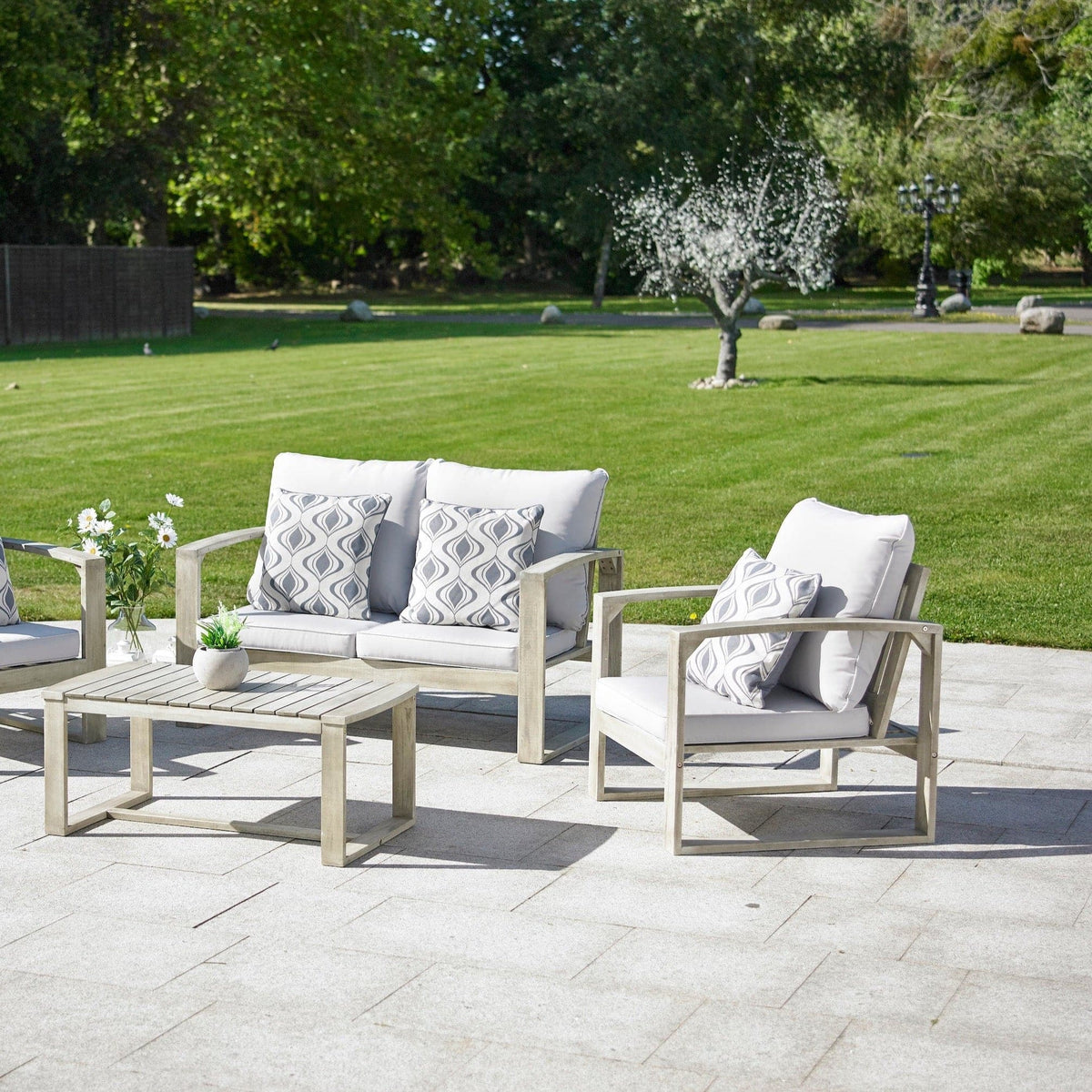 Acacia Hardwood Outdoor Sofa, armchairs & Table Set